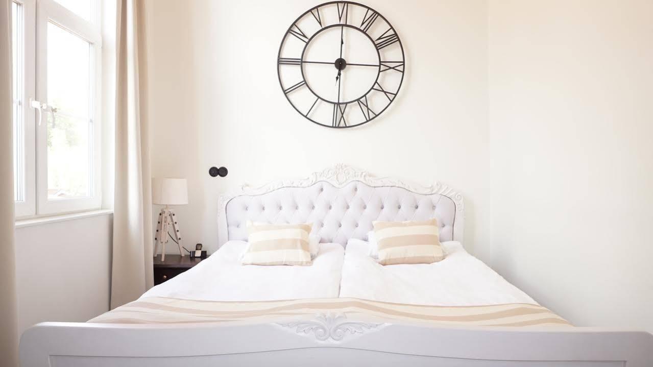 Brook Hotels Arlanda Rosersberg Bagian luar foto